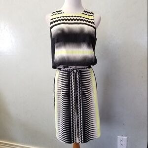 Vince Camuto dress women's size 4 (K7)